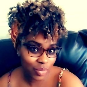 Meet your Posher, Huyen